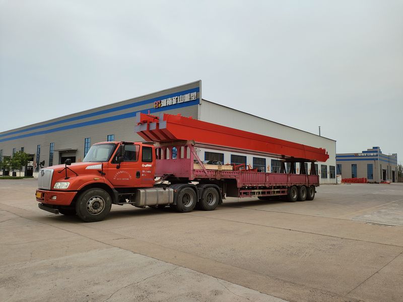 電動(dòng)葫蘆橋式起重機(jī) 3臺(tái) LH5t-17m 制作完成，發(fā)往河南漯河交付客戶使用。