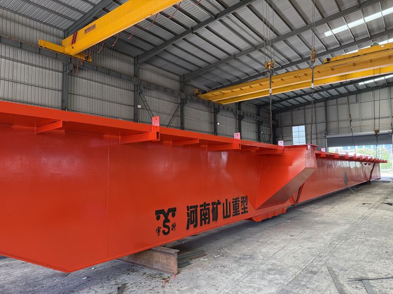 河北邯鄲某鋼鐵貿(mào)易商，2025年已在我公司采購(gòu)四臺(tái)MG通用門式起重機(jī)，我公司根據(jù)客戶的實(shí)際使用工況，按需設(shè)計(jì)制作，滿足客戶的要求。