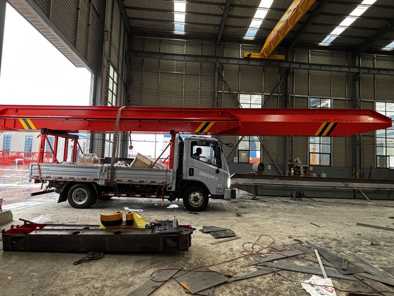 電動(dòng)單梁起重機(jī) LD5t-18.52m 制作完成 裝車(chē)發(fā)出